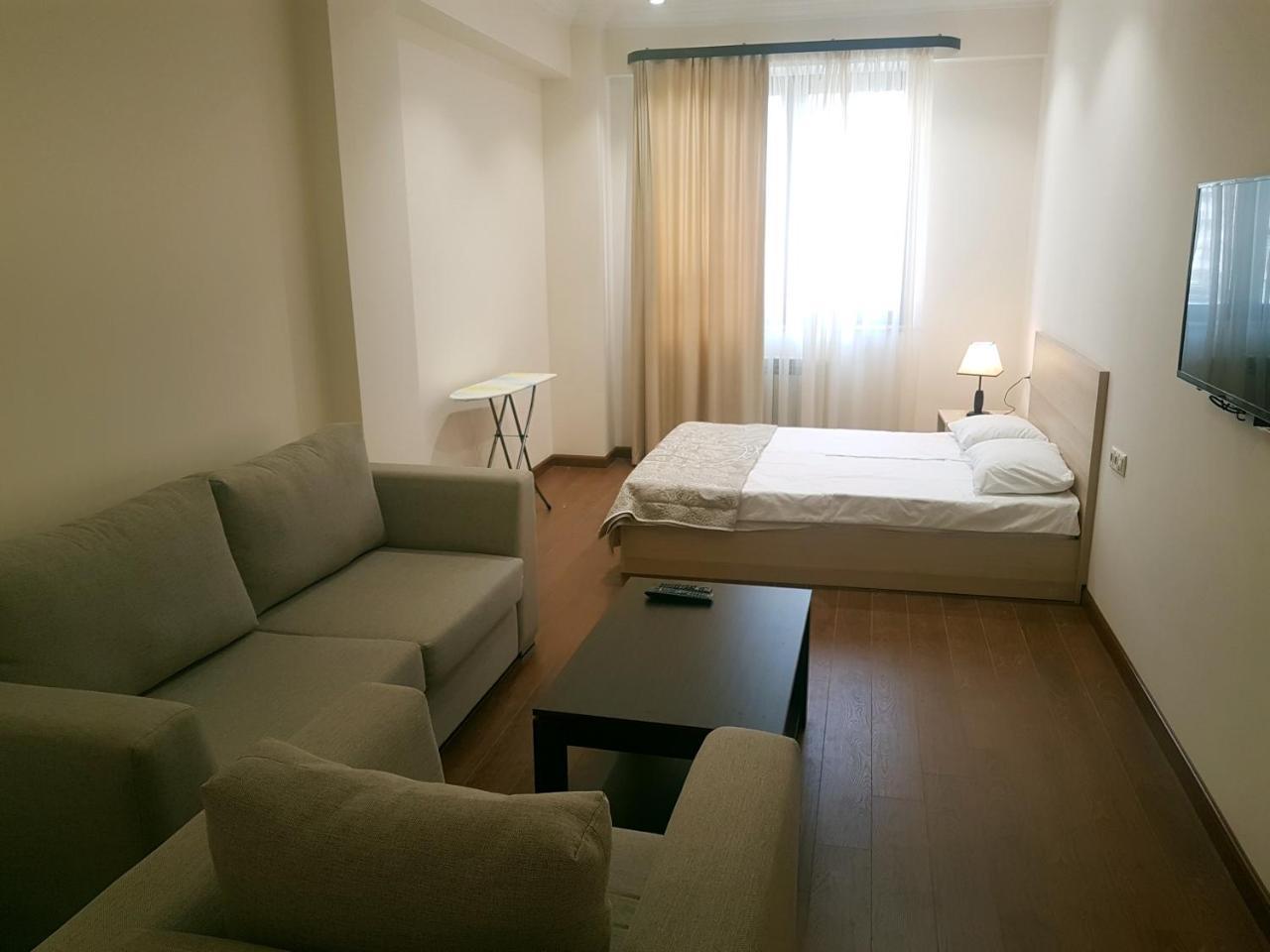 M&N Apartments Erevan Esterno foto